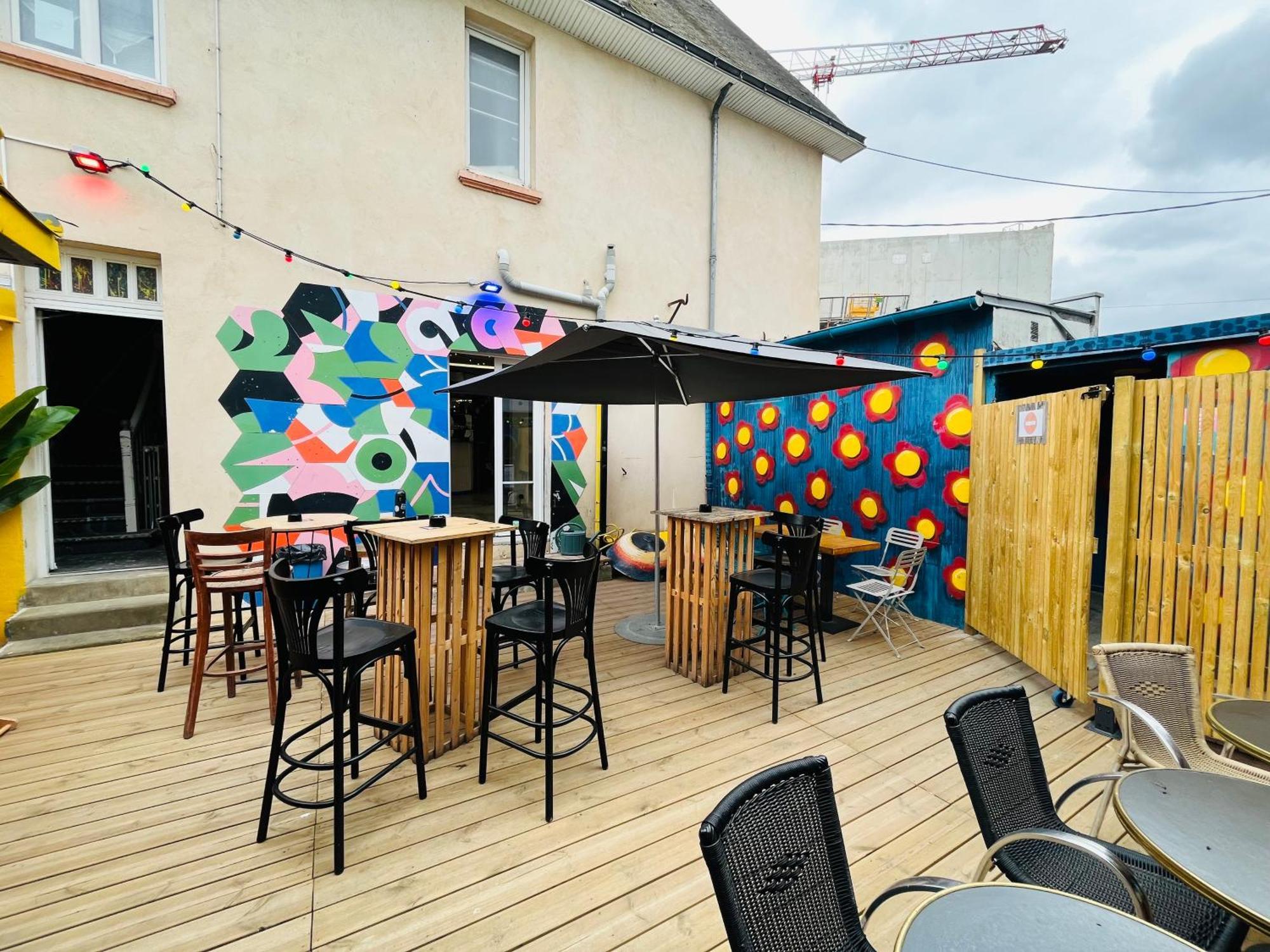 La Chaumiere Hotel *